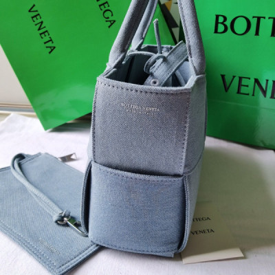 Bottega Arco Tote-25x16x8CM