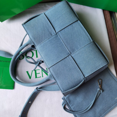 Bottega Arco Tote-25x16x8CM