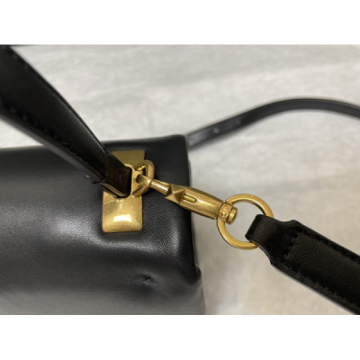 Valentin0 Valentino One Stud-20x13x8.5CM