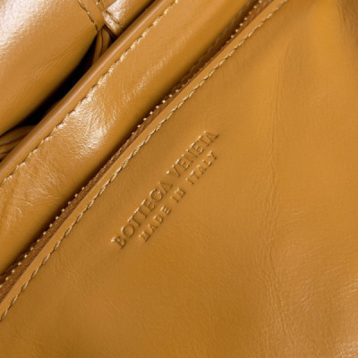 Bottega Veneta Cassette Bag-19*4*12CM