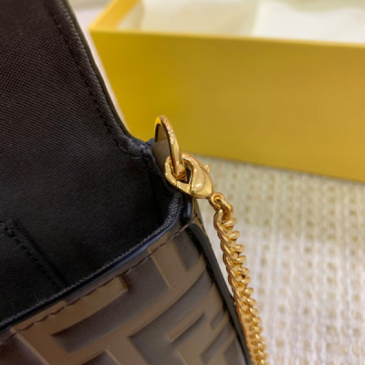 FendI Chian Bag-22x12x3CM