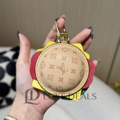 LOUIS VUITTON LV BURGER BAG CHARM M02218