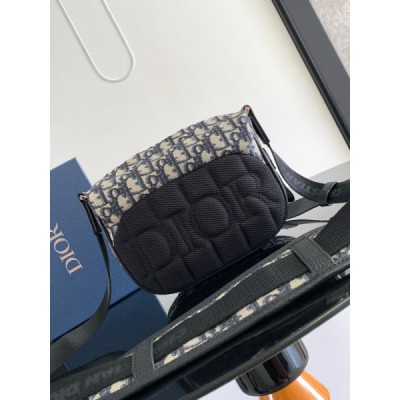 Diro Explorer Crossbody Bag-20 x 15 x 5CM