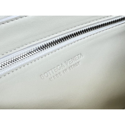 Bottega Veneta Cassette Bag-23x15x6CM