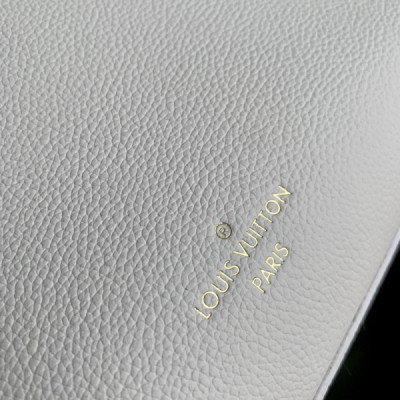 Louis Vuitton Lock & Go -24.5 x 19.0 x 10.5 CM