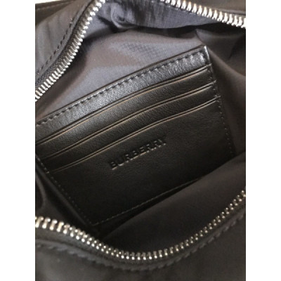 Burberry Crossbody Handbag-22*16*7CM