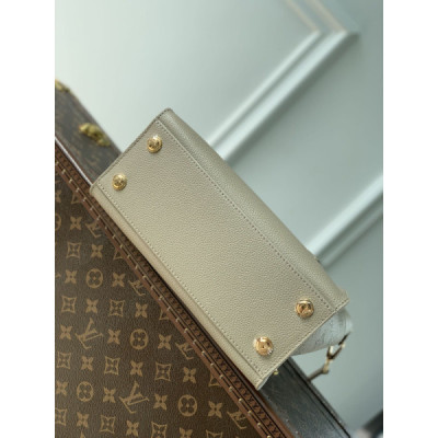 Louis Vuitton On My Side Tote Bag-25*20*12CM