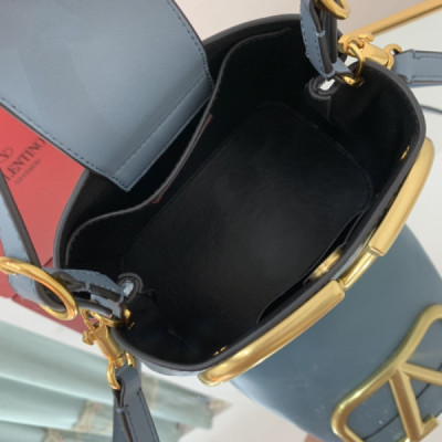 Valentino Garavani SuperVee Bag-20*19*12CM