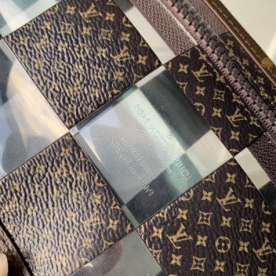 Louis Vuitton Standing Pouch-25*15*9CM