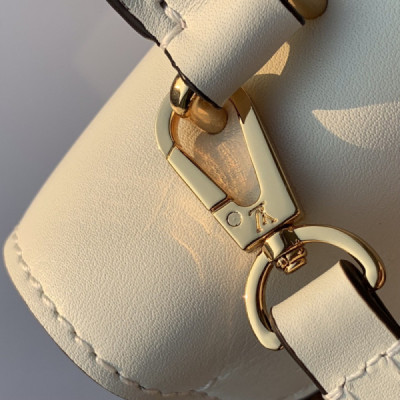 Louis Vuitton Locky BB Bag -21* 17.0*8CM