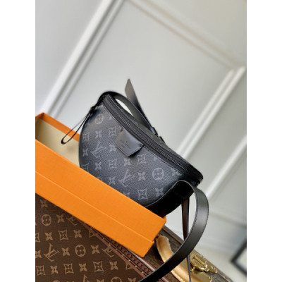 Louis Vuitton Moon Crossbody Bag-24.5 x 16 x 4.55CM
