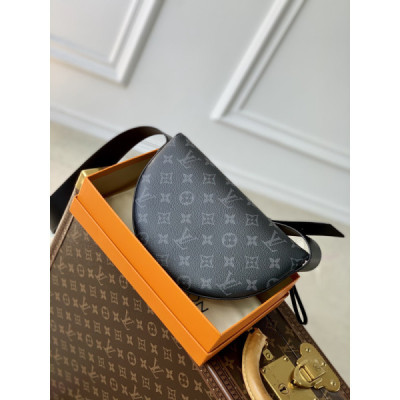 Louis Vuitton Moon Crossbody Bag-24.5 x 16 x 4.55CM