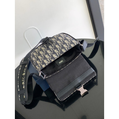 Diro Explorer Crossbody Bag-20 x 15 x 5CM