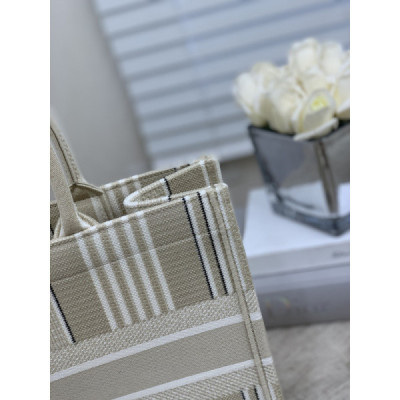 Diro Small Book Tote-36.5CM