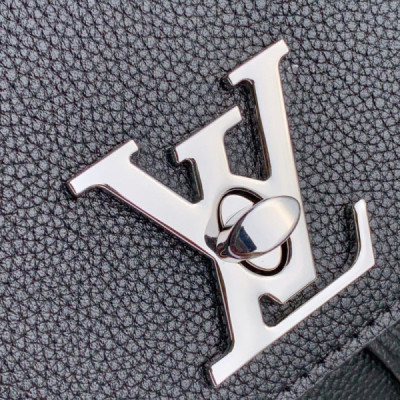 Louis Vuitton Backpack M54573-16*19.4*10CM