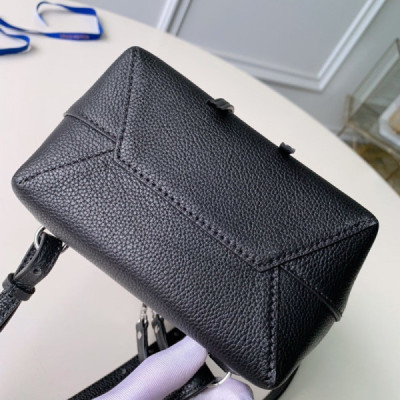 Louis Vuitton Backpack M54573-16*19.4*10CM