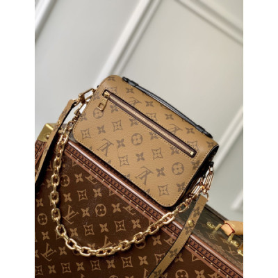 Louis Vuitton Pochette Metis Handbags-21.5*13.5*6CM