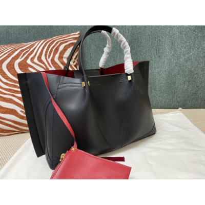 Valentino  Garavani Escape Handbags-31*25*15&41*25*18 CM