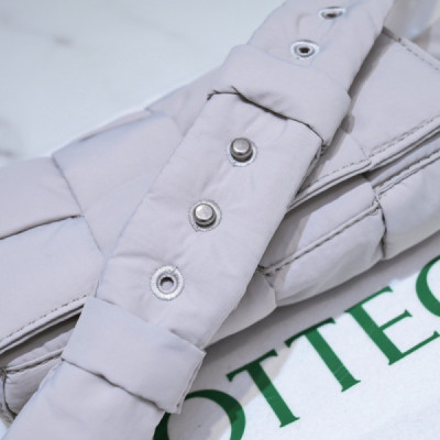 Bottega Veneta Cassette Bag-10x19x5CM