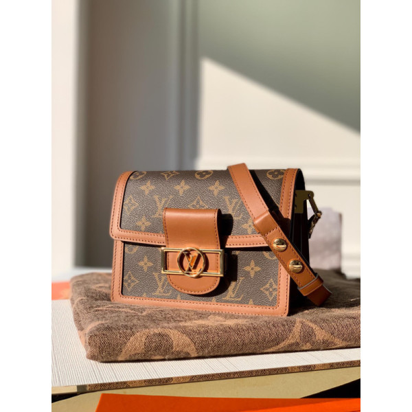 Louis Vuitton Mini Dauphine Bag-20*15*9CM