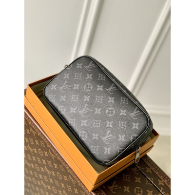 Louis Vuitton Pochette Kasai -25 x 15.5 x 6.5 CM