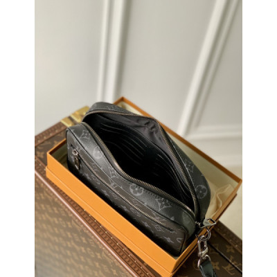 Louis Vuitton Pochette Kasai -25 x 15.5 x 6.5 CM