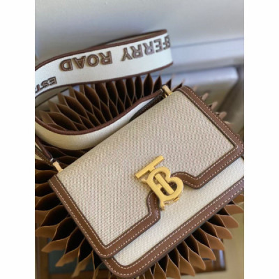 Burberry Small Quilted TB Bag-21*6*16CM