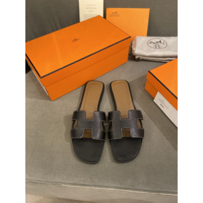 Hermes Slippers In Smooth Leather