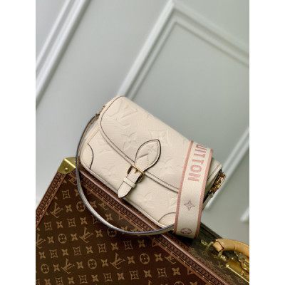 Louis Vuitton Diane Handbags-M46386-23 x 16 x 8.5CM