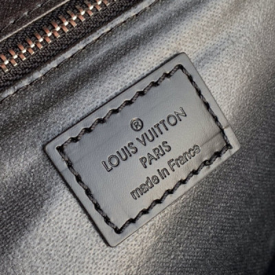 Louis Vuitton Cosmetic Bag-M47528-28*16*13CM