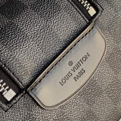 Louis Vuitton Cosmetic Bag-M47528-28*16*13CM