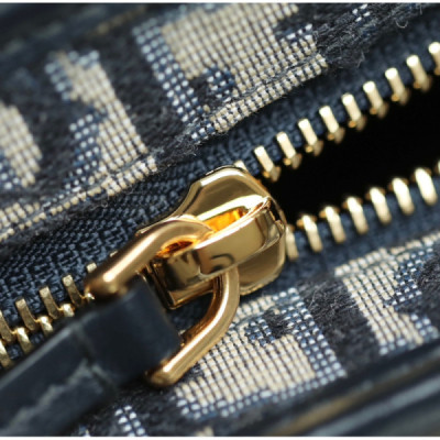 Diro Pouch- 26×19.5×7CM