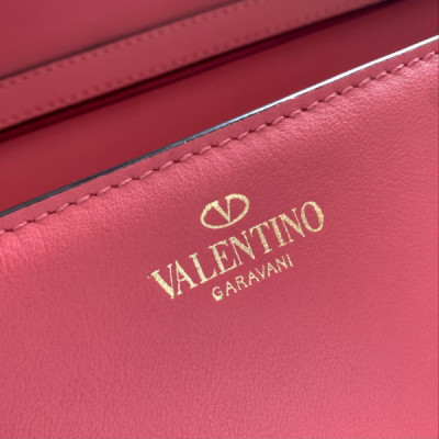 Valentino Garavani Locò Shoulder Bbag In Calfskin With Metallic VLogo-27*13*6CM