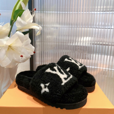 Louis Vuitton Slippers