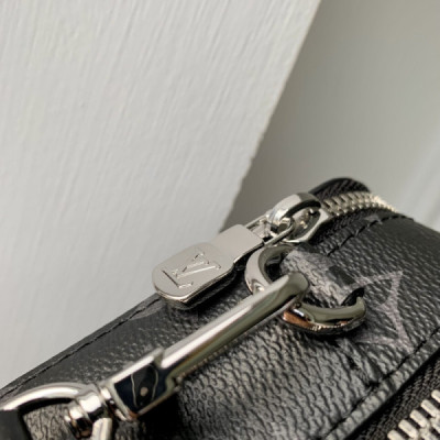 Louis Vuitton Alpha Wearable Bag-M22481-18.5 x 11.0 x 6.5CM