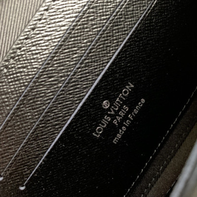 Louis Vuitton Alpha Wearable Bag-M22481-18.5 x 11.0 x 6.5CM