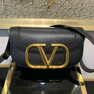 Valentino Garavani Supervee Handbags-26*8*16CM