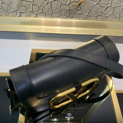 Valentino Garavani Supervee Handbags-26*8*16CM