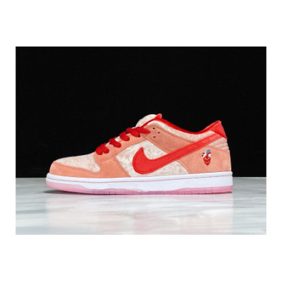 NIKE SB DUNK LOW STRANGELOVE SKATEBOARDS CT2552-800