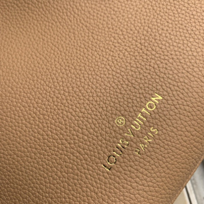 Louis Vuitton On My Side Tote Bag-M21569-30.5*24.5*14CM