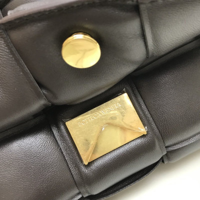 Bottega Veneta Padded Cassette Bag-26*18*8CM