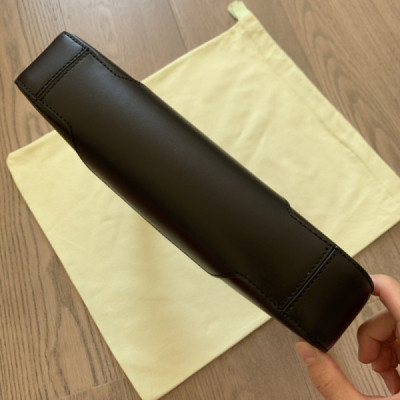 Burberry Armpit Bag-28X14X5CM