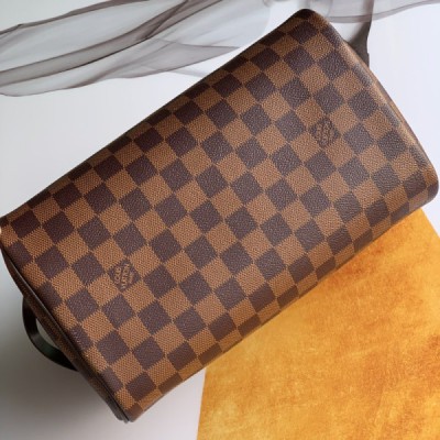 Louis Vuitton Cosmetic Bag-M47528-28*16*13CM