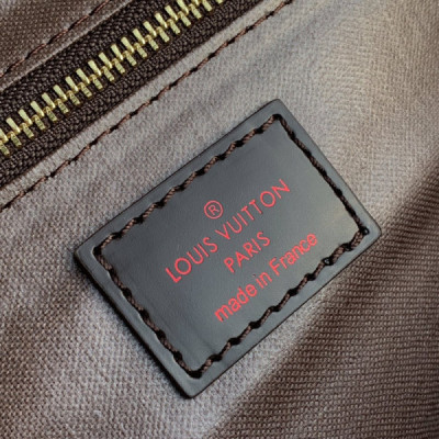 Louis Vuitton Cosmetic Bag-M47528-28*16*13CM