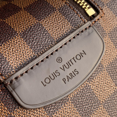 Louis Vuitton Cosmetic Bag-M47528-28*16*13CM
