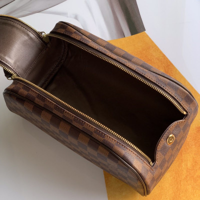 Louis Vuitton Cosmetic Bag-M47528-28*16*13CM