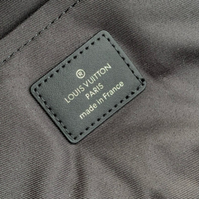 Louis Vuitton Discovery Slim-M14020-38 x 13 x 28CM