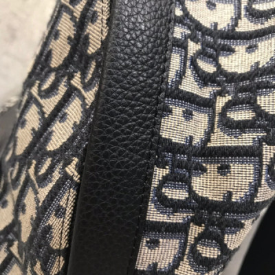 Diro Oblique Backpack-42x33x15CM