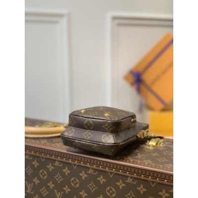 Louis Vuitton Utility Phone Pocket – 16*19*6CM