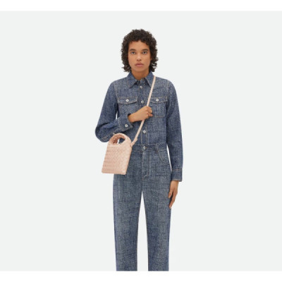 BOTTEGA VENETA Mini Hop intrecciato leather shoulder bag